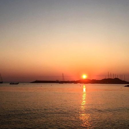 Casa Vacanza Costa Rossa Vista Mare Trinità dʼAgultu 外观 照片