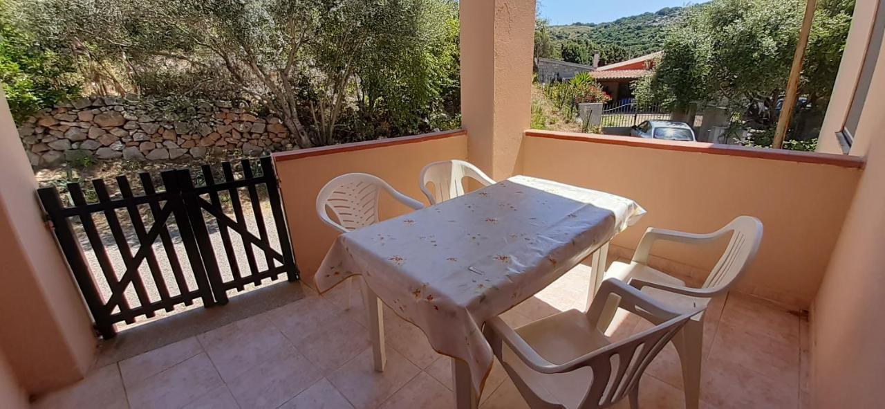 Casa Vacanza Costa Rossa Vista Mare Trinità dʼAgultu 外观 照片