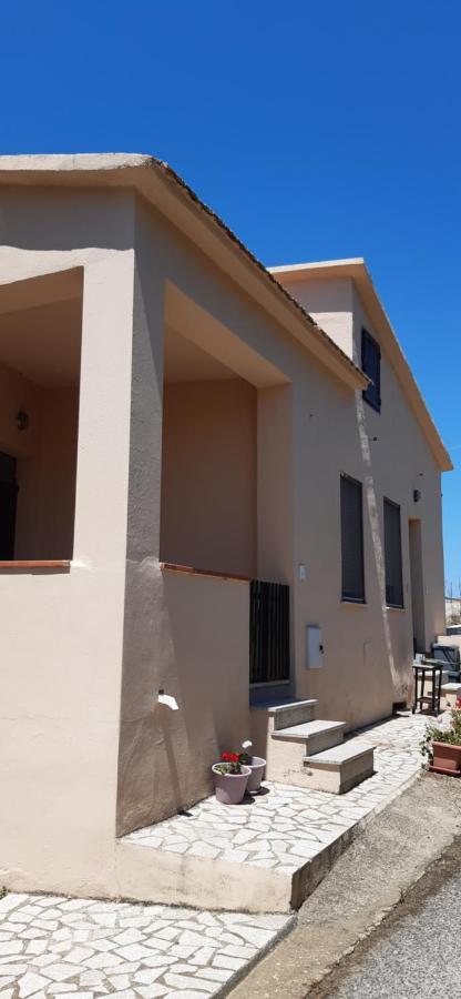 Casa Vacanza Costa Rossa Vista Mare Trinità dʼAgultu 外观 照片