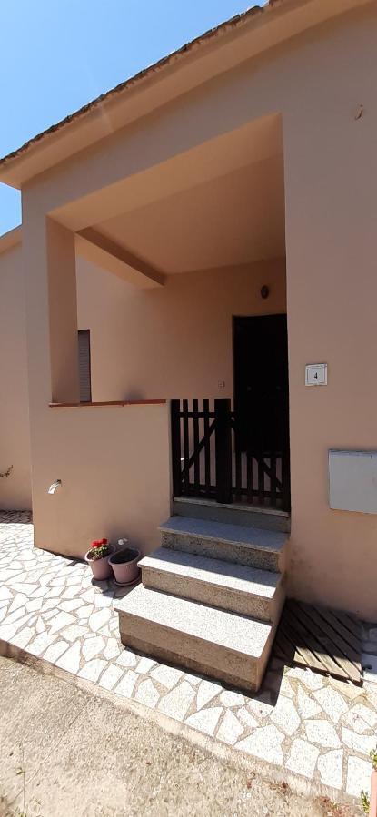 Casa Vacanza Costa Rossa Vista Mare Trinità dʼAgultu 外观 照片