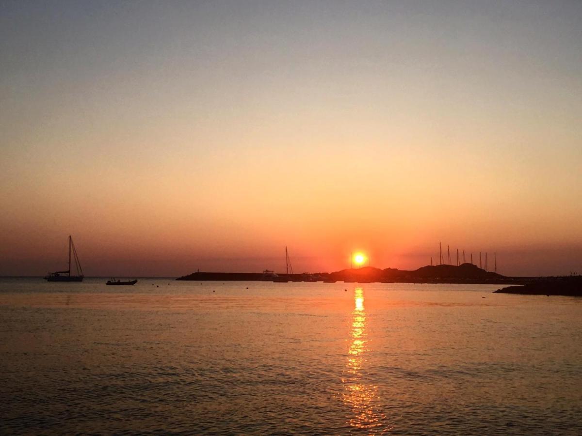 Casa Vacanza Costa Rossa Vista Mare Trinità dʼAgultu 外观 照片