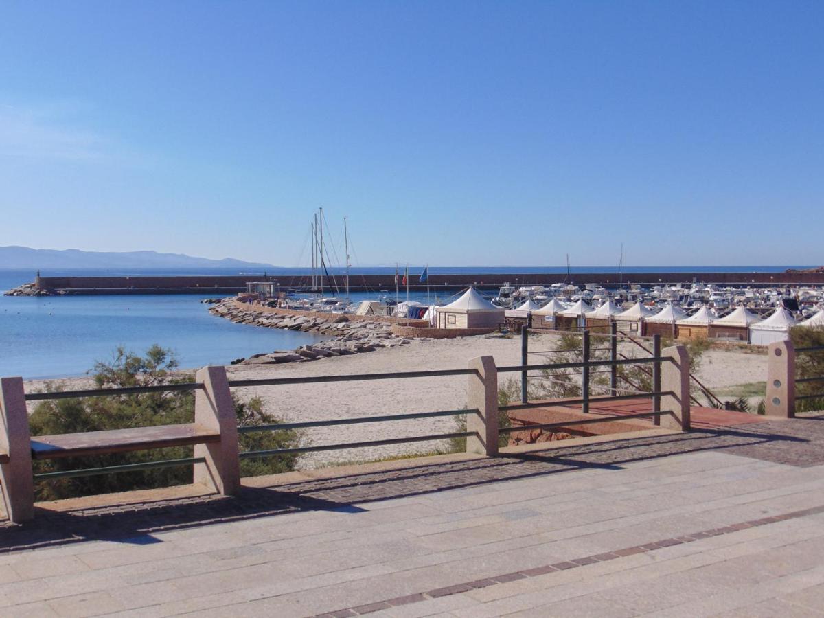 Casa Vacanza Costa Rossa Vista Mare Trinità dʼAgultu 外观 照片