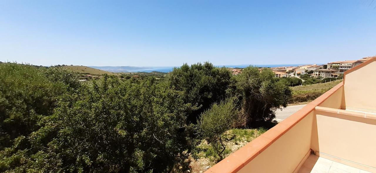 Casa Vacanza Costa Rossa Vista Mare Trinità dʼAgultu 外观 照片
